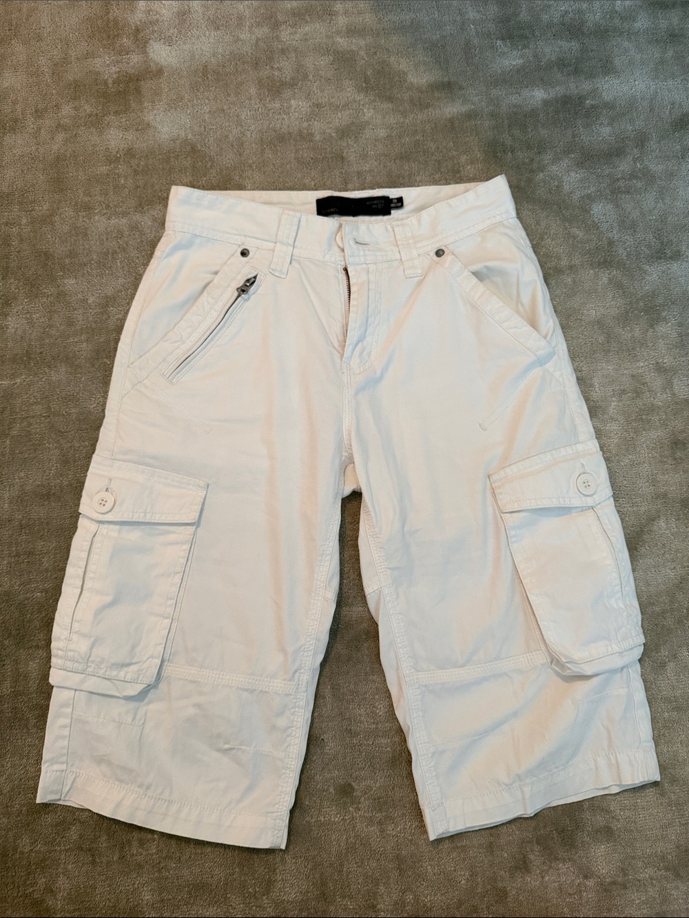 Women’s  Cargo Shorts in Off-White